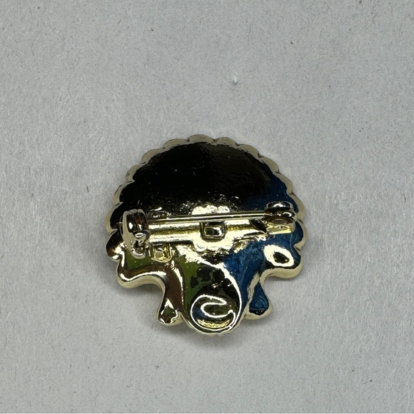 VINTAGE Clamshell Brooch With Faux Pearl And Starfish Detail - Picture 5 of 5